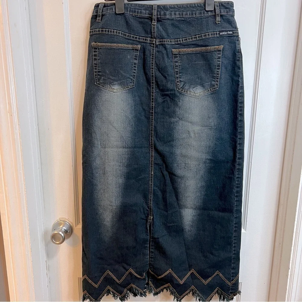 Street code frayed zigzag maxi denim skirt
